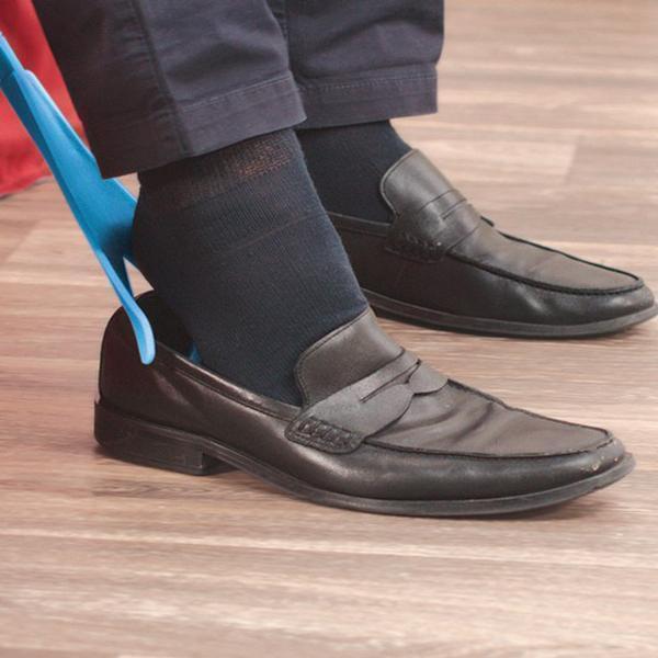 Gadgets d'Eve beauté Sockaid™: Le moyen extrêmement simple et efficace pour mettre vos chaussettes